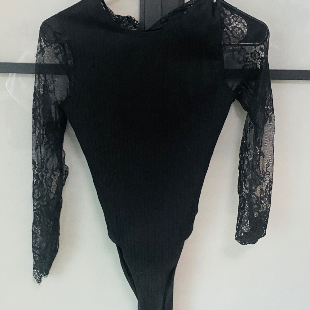 Elegant Black Lace Sleeve Bodysuit